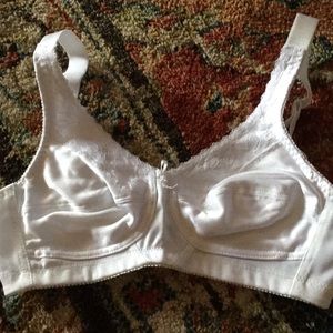 Almost  U 1260 Mastectomy Bra